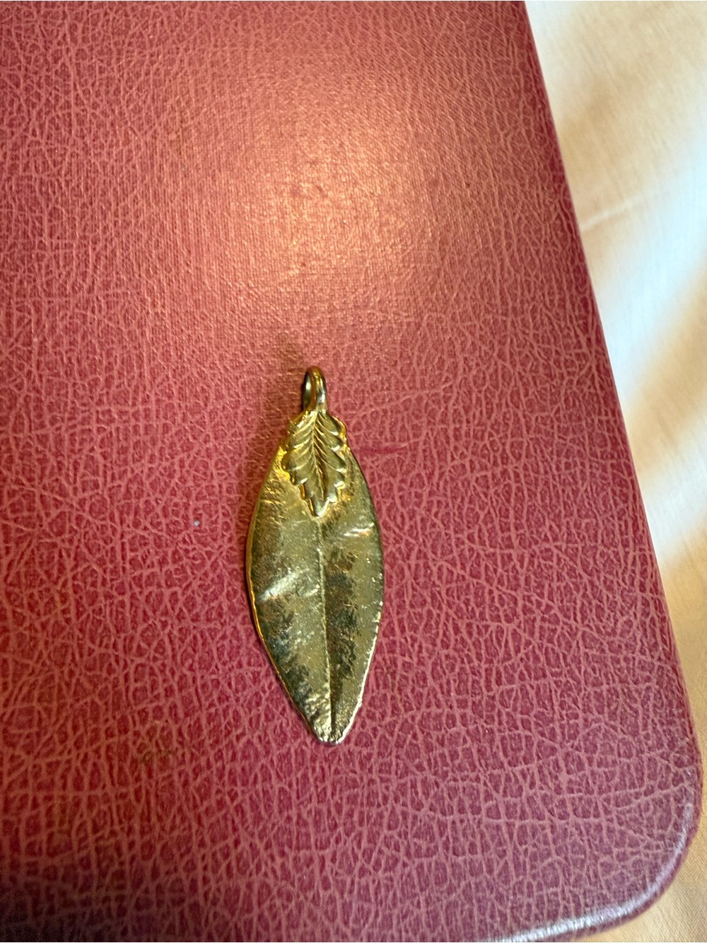Vintage Gold Tone Leaf Pendant